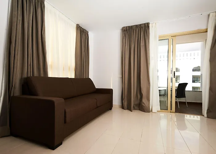 Apartahotel Kn Columbus 3*