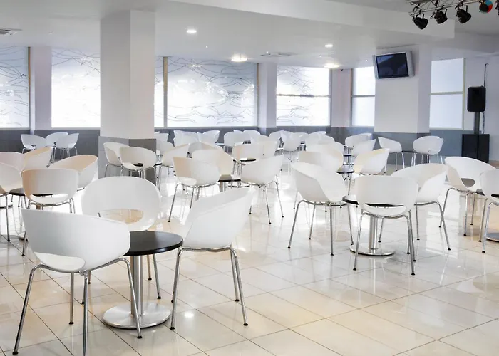 Apartahotel Kn Columbus 3*