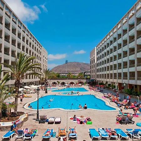 Kn Columbus アパートホテル 3*