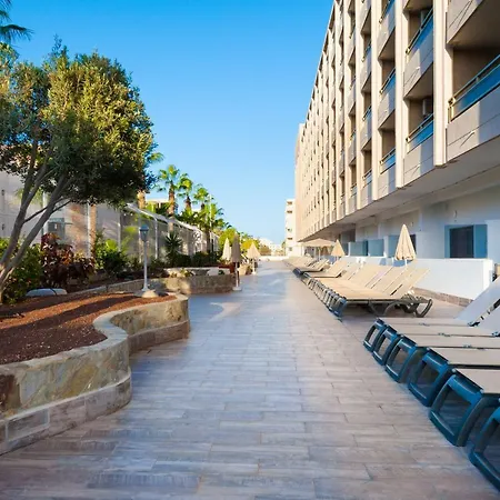 Kn Columbus プラヤ・デ・ラス・アメリカス