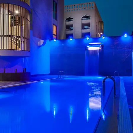 Kn Columbus アパートホテル 3*